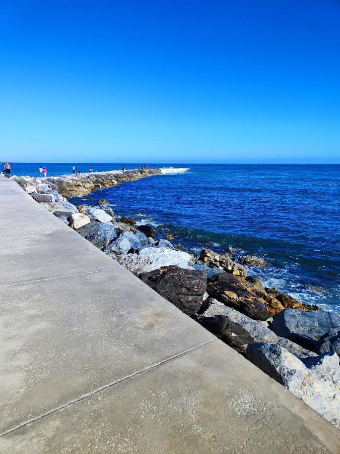 Apartamentos BENALBEACH Benalmadena Bagian luar foto