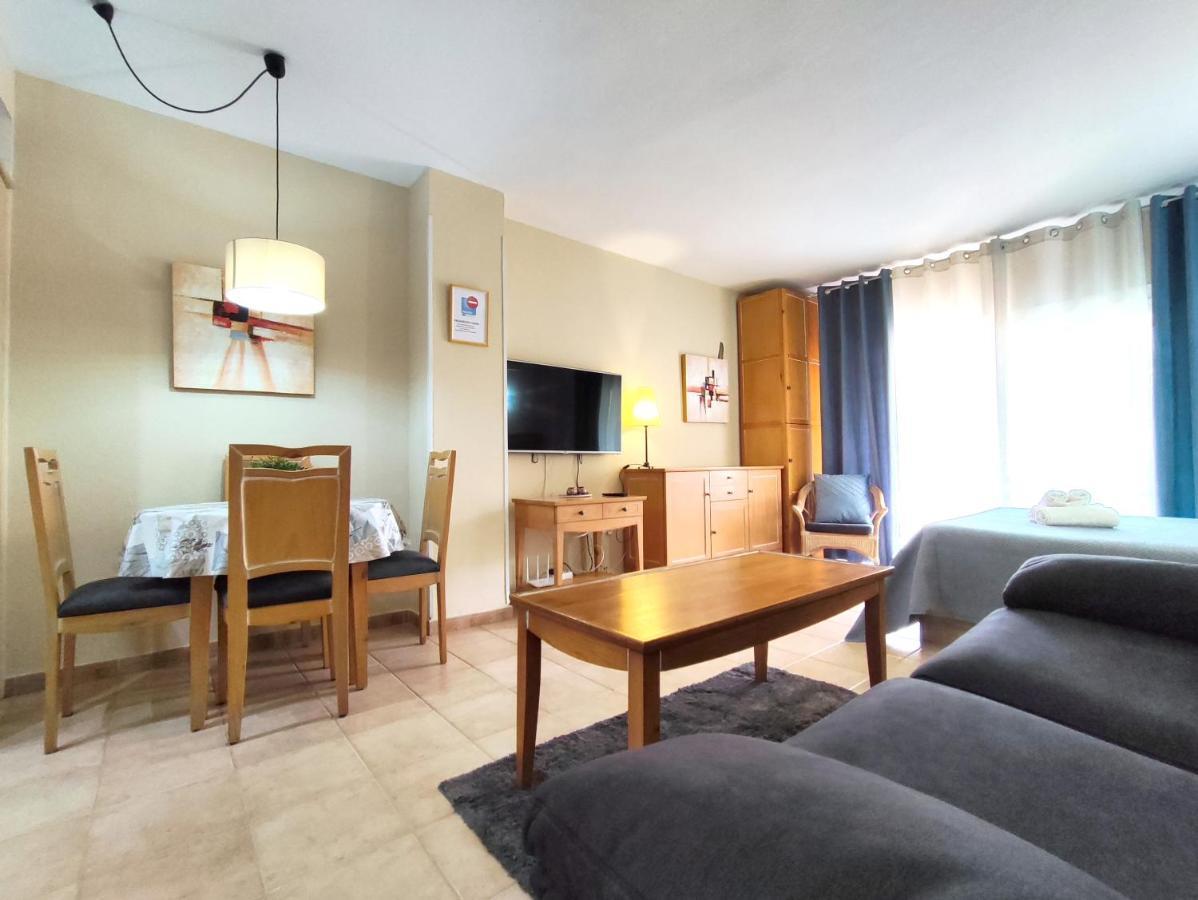 Apartamentos BENALBEACH Benalmadena Bagian luar foto