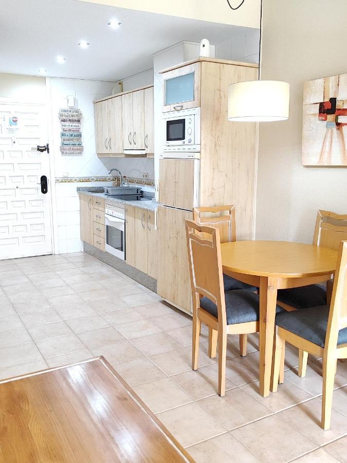 Apartamentos BENALBEACH Benalmadena Bagian luar foto