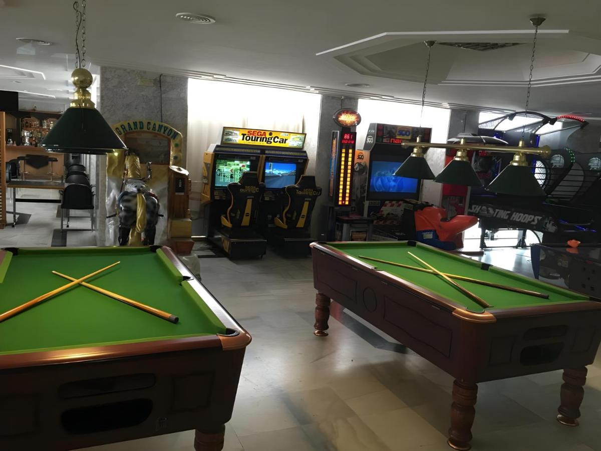 Apartamentos BENALBEACH Benalmadena Bagian luar foto