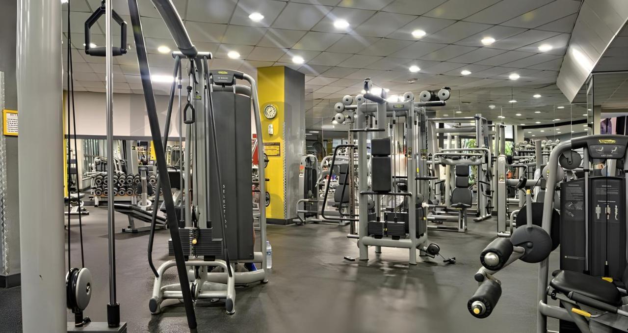 Apartamentos BENALBEACH Benalmadena Bagian luar foto